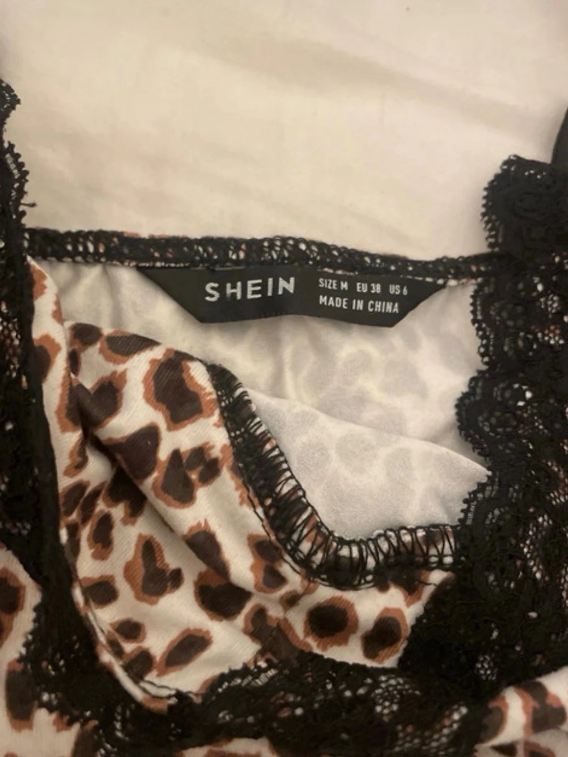 Leopardmönstrad linnetopp från SHEIN - 1