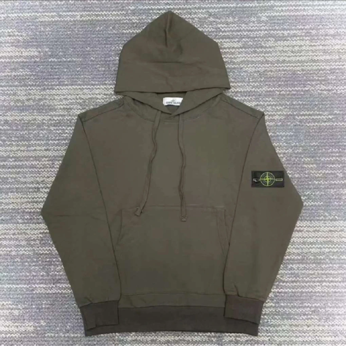 Stone Island grön hoodie med patch
