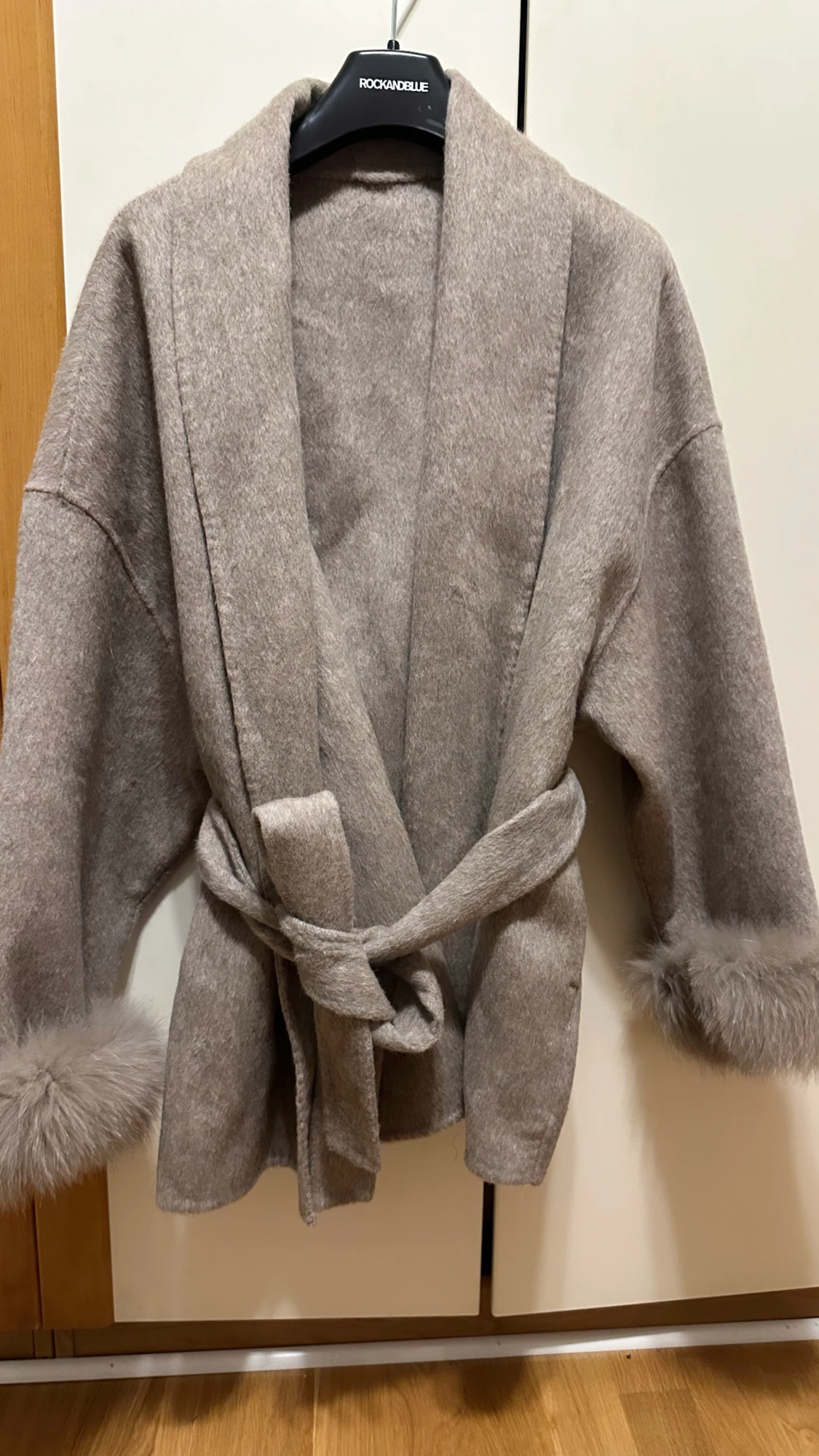 Oanvänd Kappa med äkta päls - 2