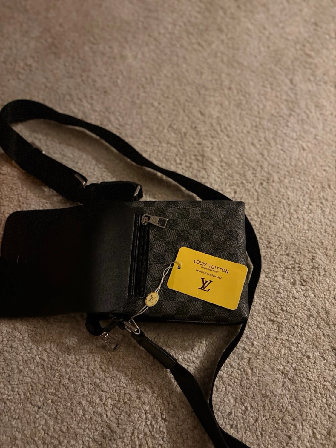 Säljer lv väska  - 1