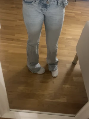 true religion jeans  - blåa true religion jeans med detaljer på fickorn