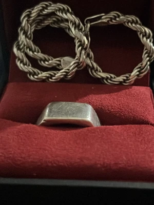 En silver ring o en silver armband för salu 925  - Säljer äkta silver armband o en ring för en biljg pris 