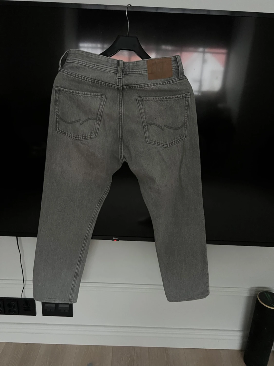 Grå jeans från Jack & Jones - 1