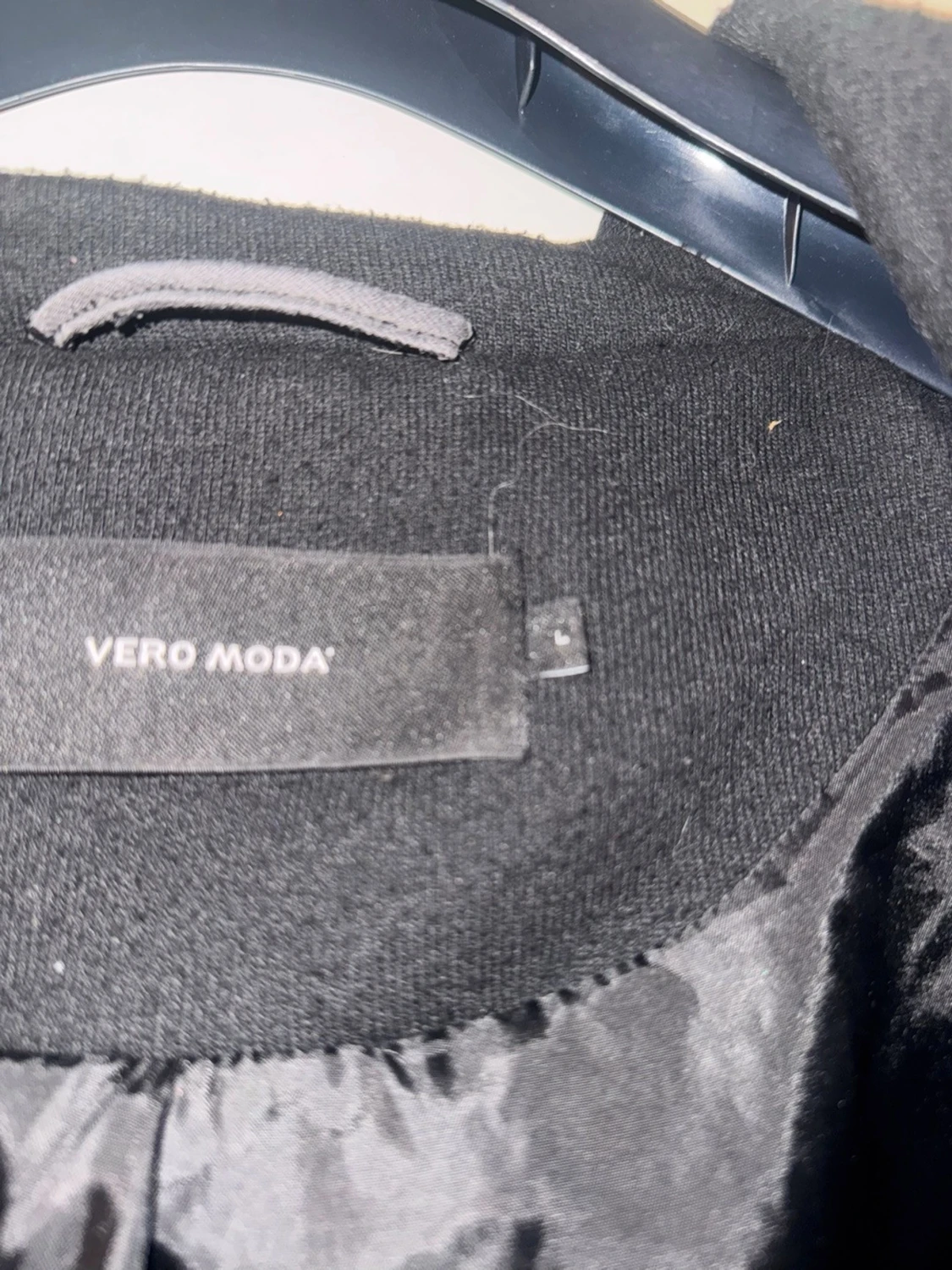 Svart ullkappa med huva  - 3