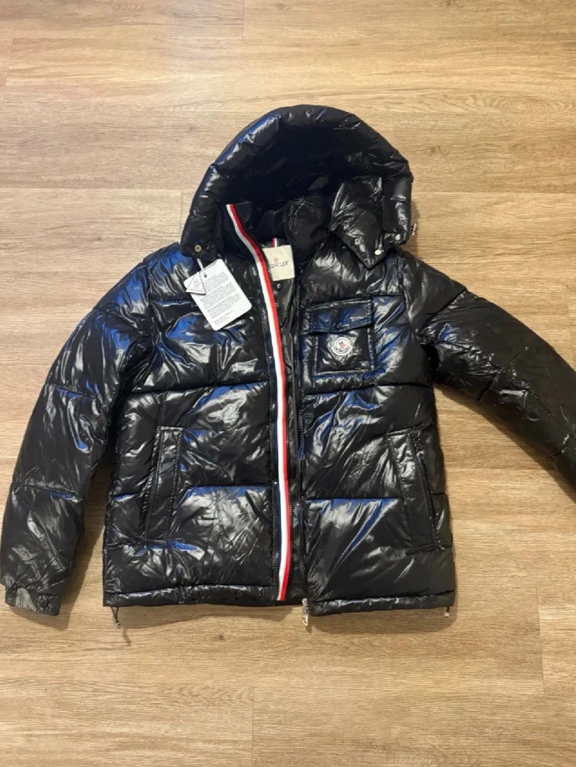 Svart pufferjacka från Moncler