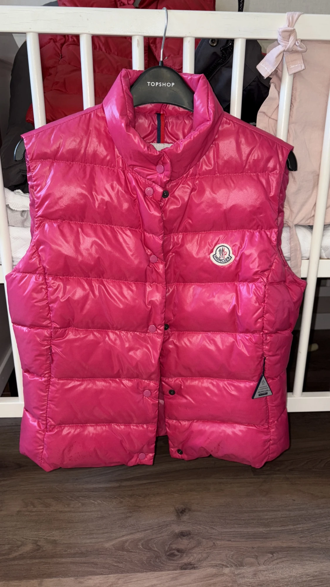Rosa dunväst från Moncler