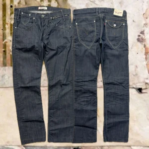 Raw Levis 504 - Tjena! Säljer dessa riktigt snygga Raw vintage straight Levis byxorna, jeansen är i fint skick och är i storlek W33/L34, modell 504, hör av dig vid funderingar!🙌