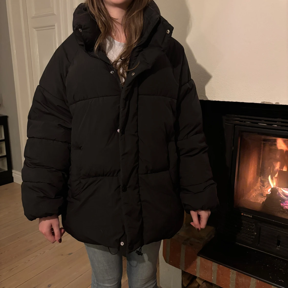 Svart oversized pufferjacka