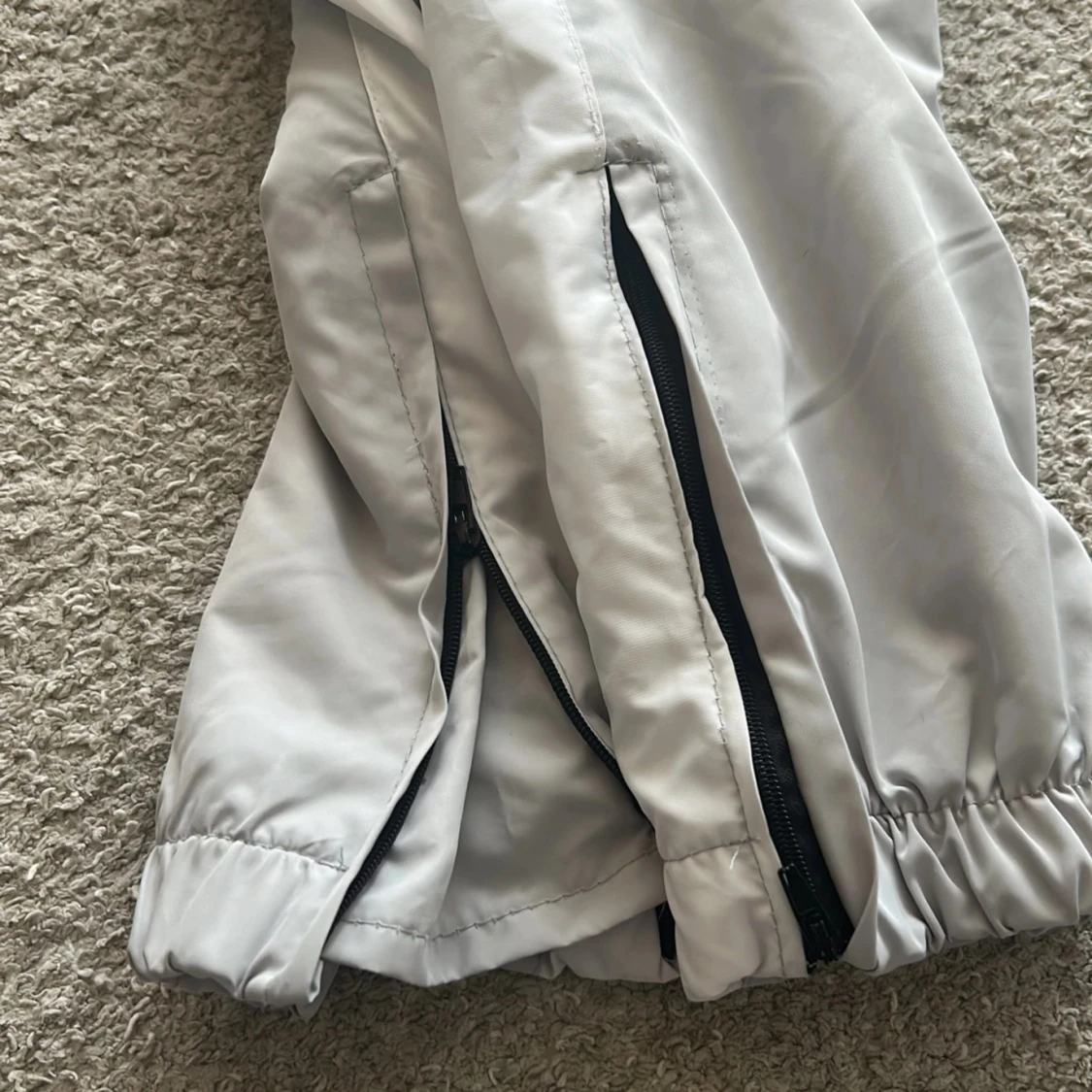 Lacoste grå och svart tracksuit - 4