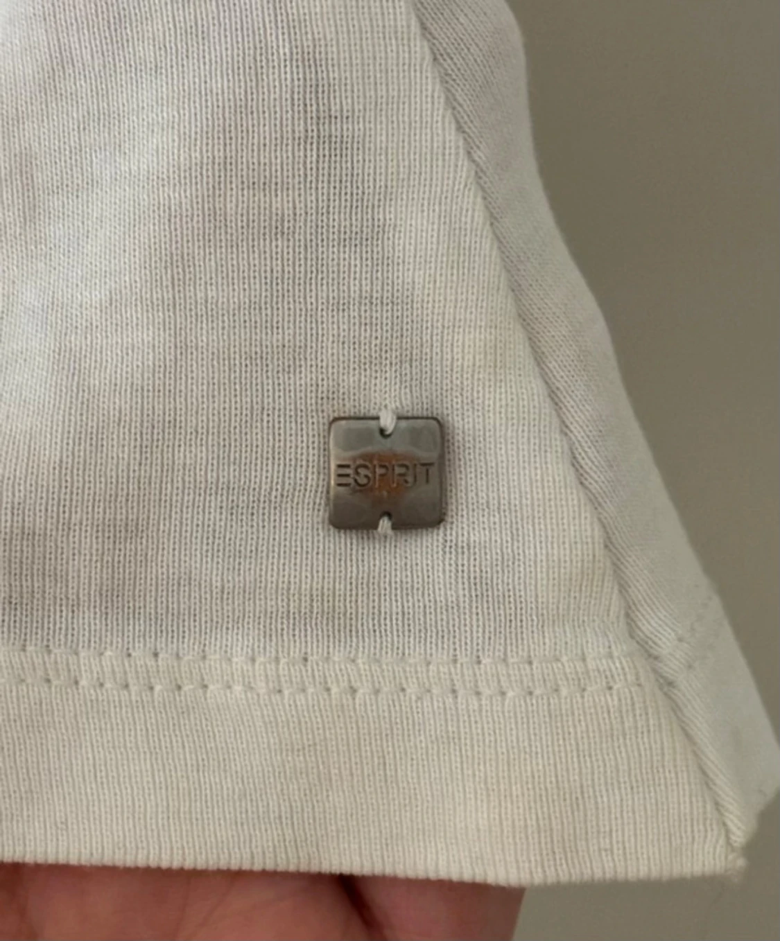 Vit t-shirt med fjäril från Esprit - 2