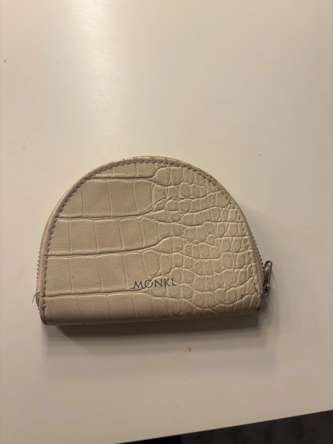 Beige plånbok med croco-mönster från Monki