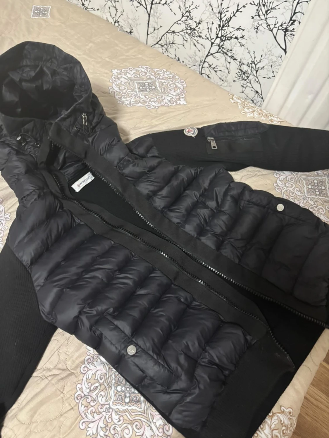 Svart Moncler pufferjacka med huva - 2