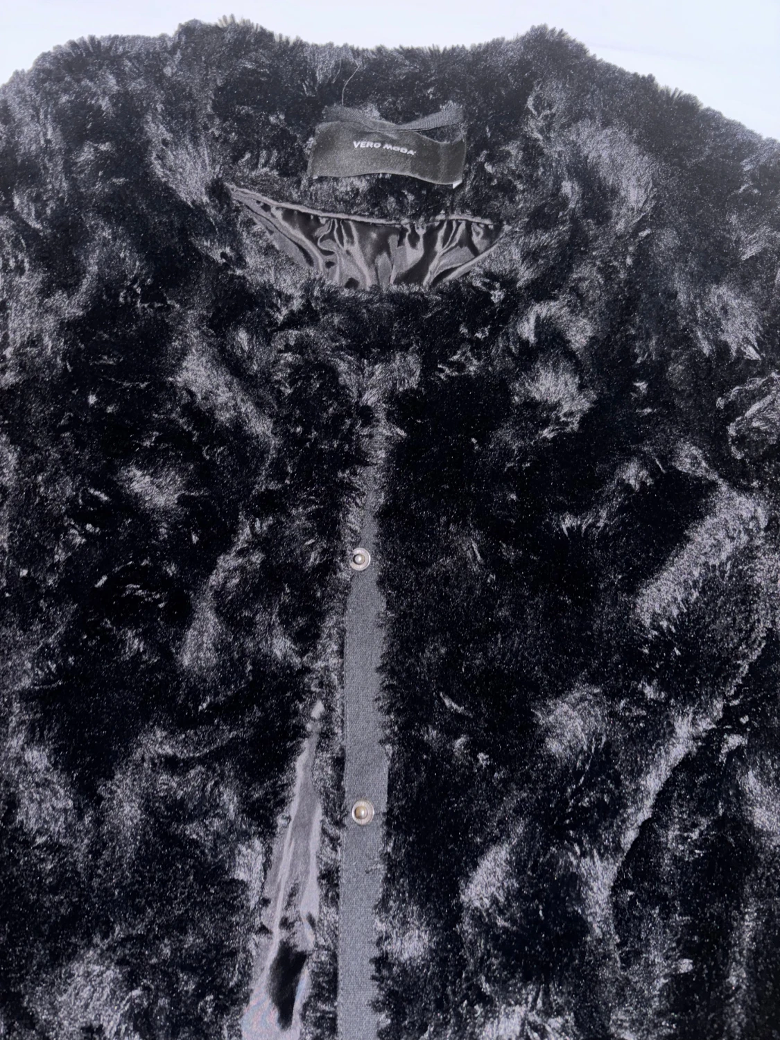 Svart pälsjacka från Vero Moda - 2