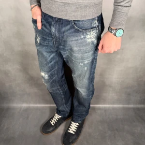 Tiger of Sweden Jeans - - Tos jeans - Pistolero — Storlek 31/32 — 9/10 - Bra skick utan skavanker — Inkluderat - Jeans — Retail 1300kr — Modellen är 180cm, 65kg