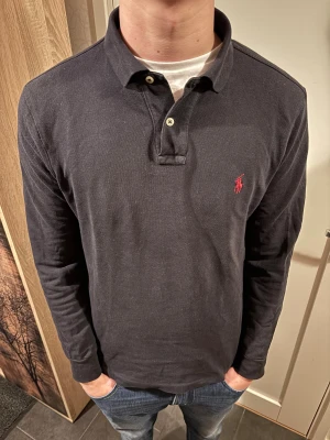 Ralph Lauren långärmad piké - 186 i bilden | Fint skick | slim passform | ingen defekt | priset är diskuterbart🙌