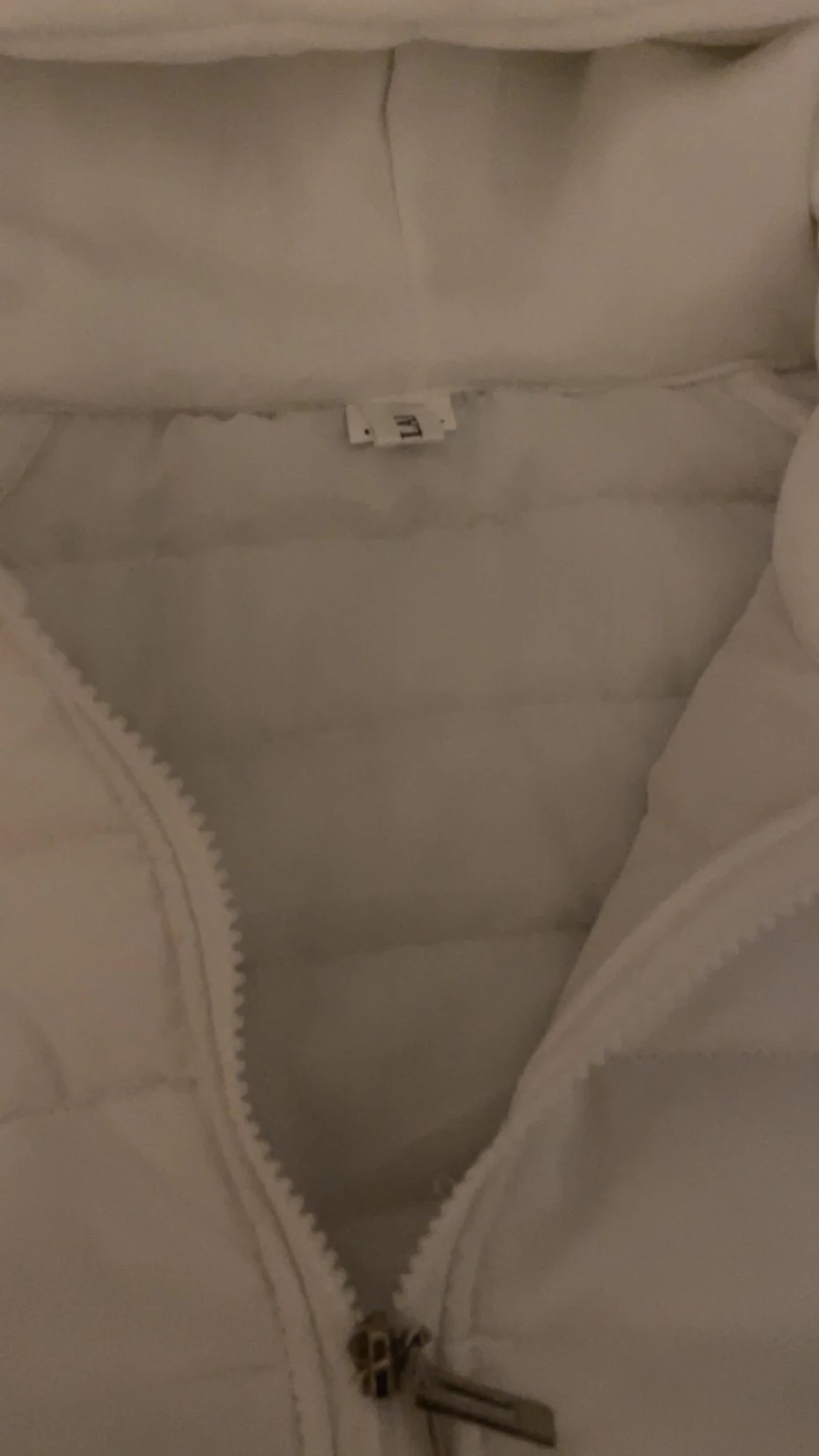 Vit quiltad pufferjacka med huva - 2