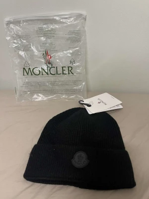 Mössa - Stilren svart mössa