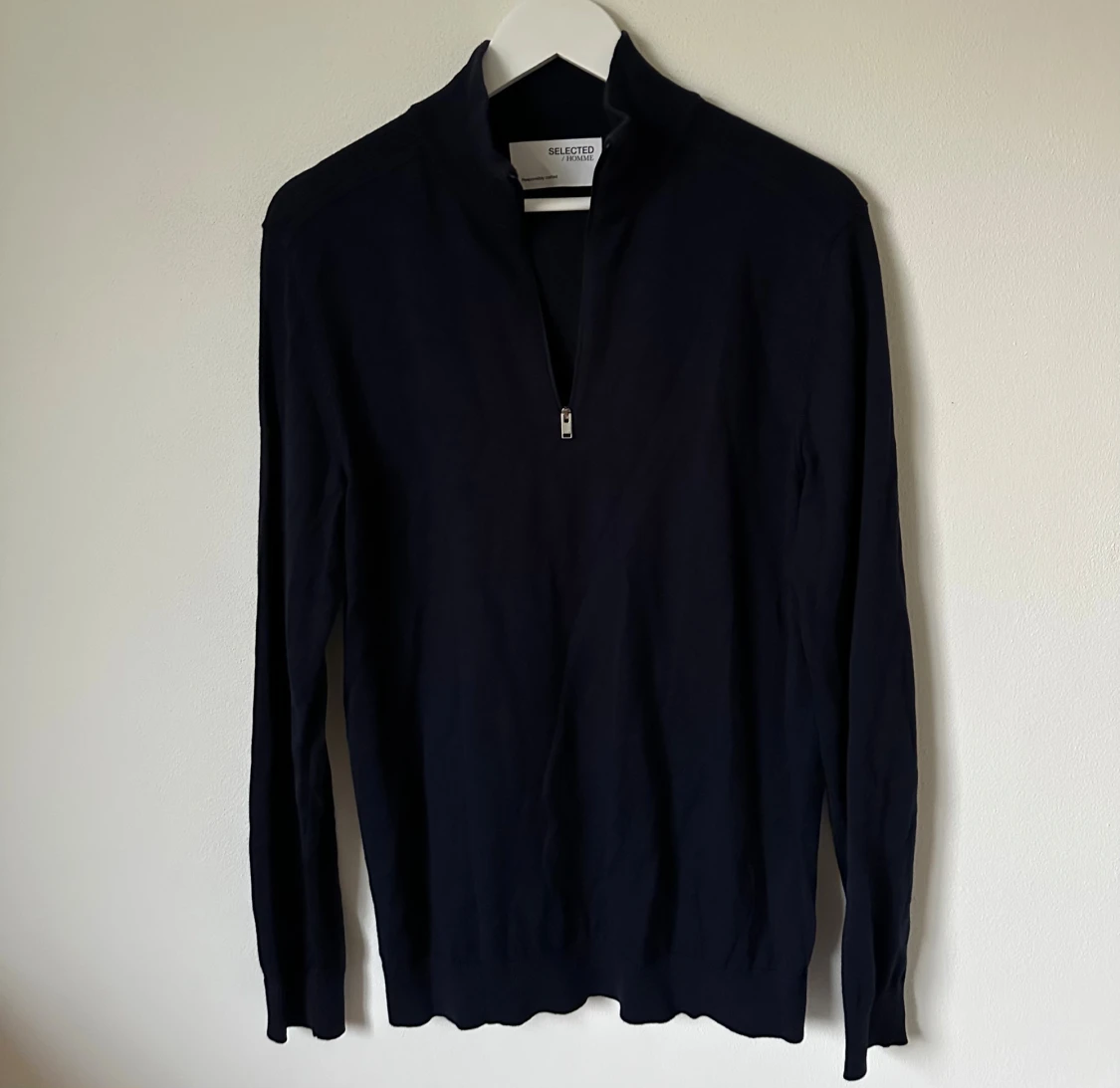 Mörkblå half zip tröja från Selected Homme