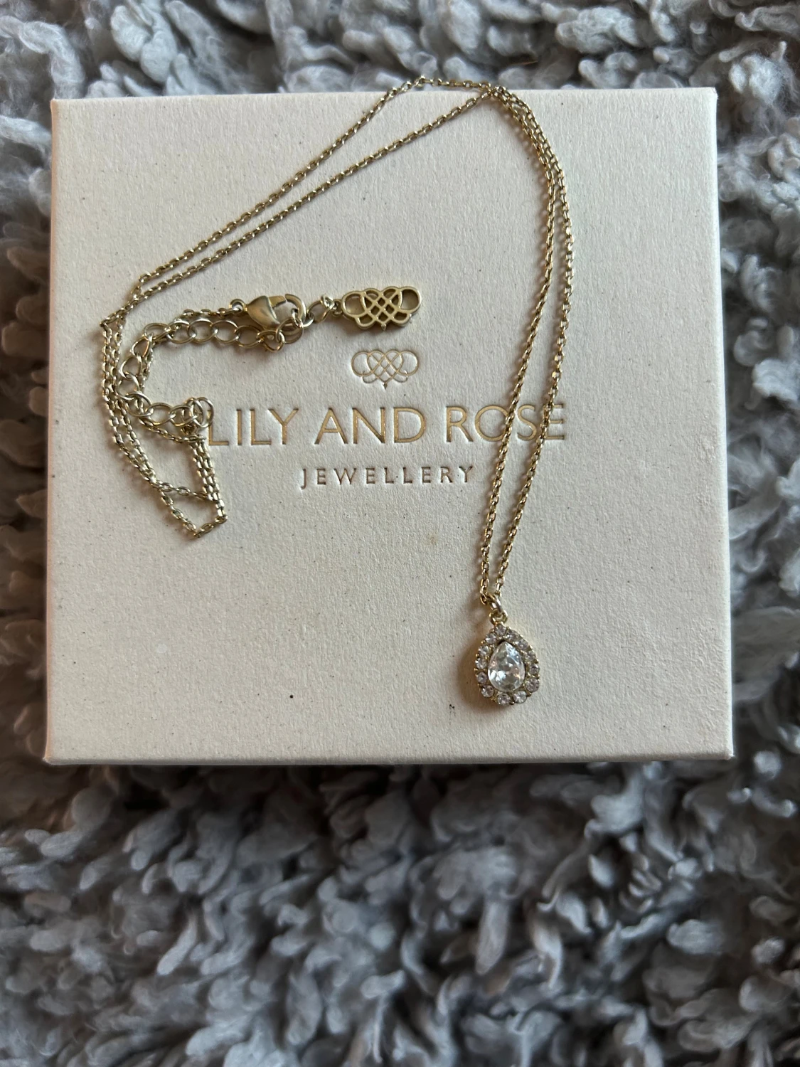 Guldigt halsband - 6