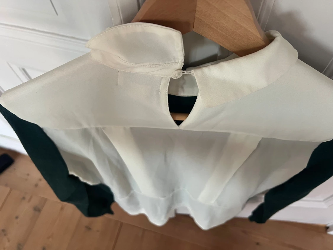 Grön tröja med vit krage från H&M - 2