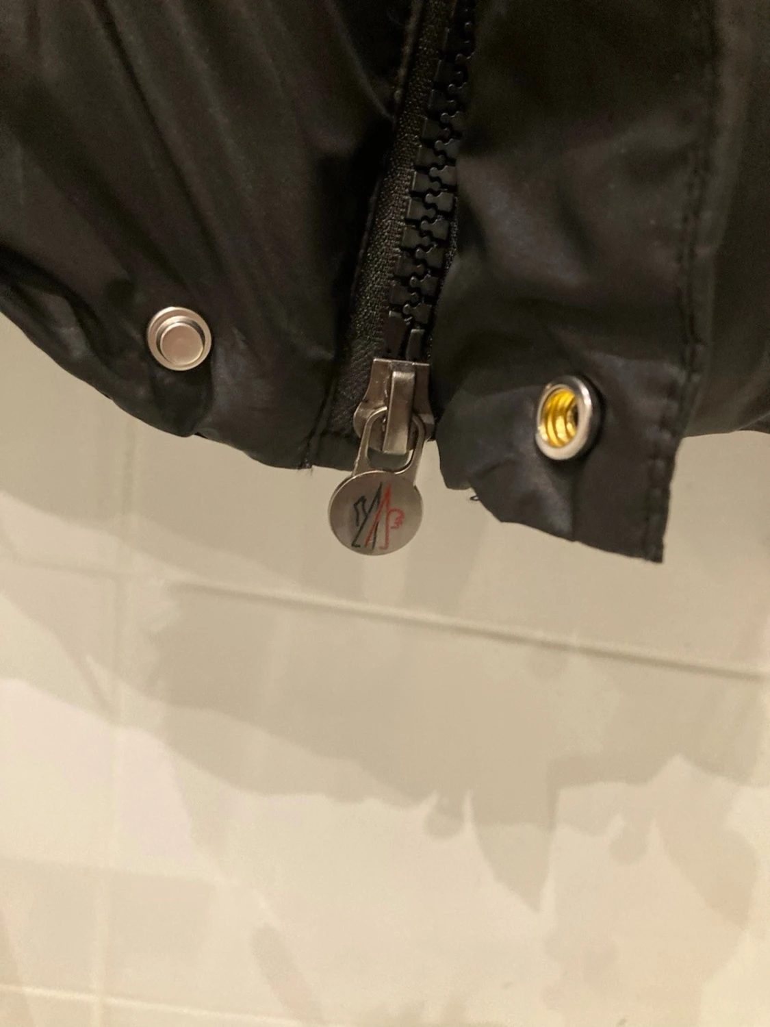 Svart Moncler pufferjacka med dragkedja - 4