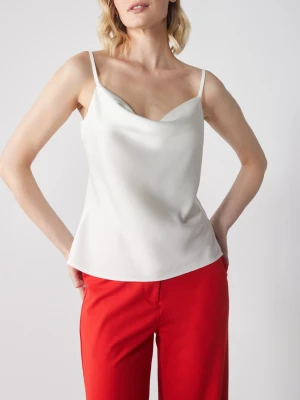 Satintopp - Snygg vit satintopp från Gina Tricot med tunna axelband och draperad urringning. Storlek 34. Använd få gånger💘