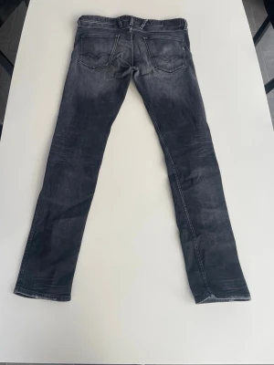 Replay ANBASS jeans  - Replay ANBASS jeans herr| pris: 549kr| storlek: 34/34| skick:9,8/10| Hör av dig vid minsta lilla fråga eller fundering| 