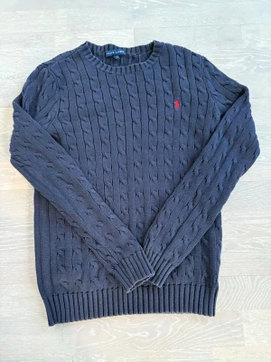 Ralph Lauren knitwear  - Ralph Lauren Knit wear i fint skick, längd=61cm och axelbredd=42cm