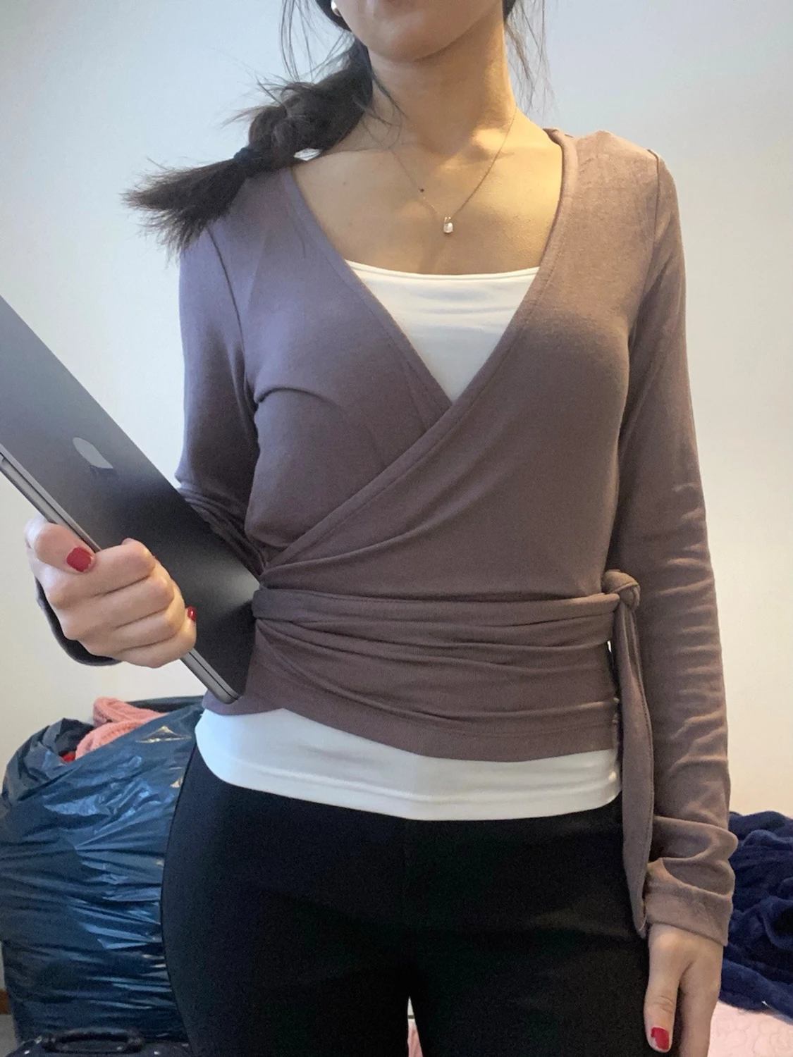 Ljusbrun omlottopp med knyt - 1