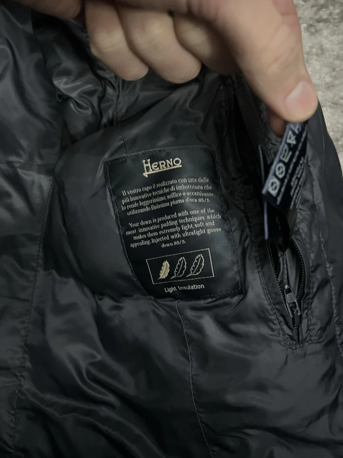 Marinblå dunjacka från Herno - 3