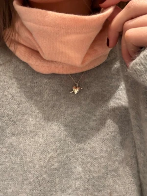 Rosa kashmir buff - Rosa buff i 100% kashmir, perfekt nu till våren🫶🏾