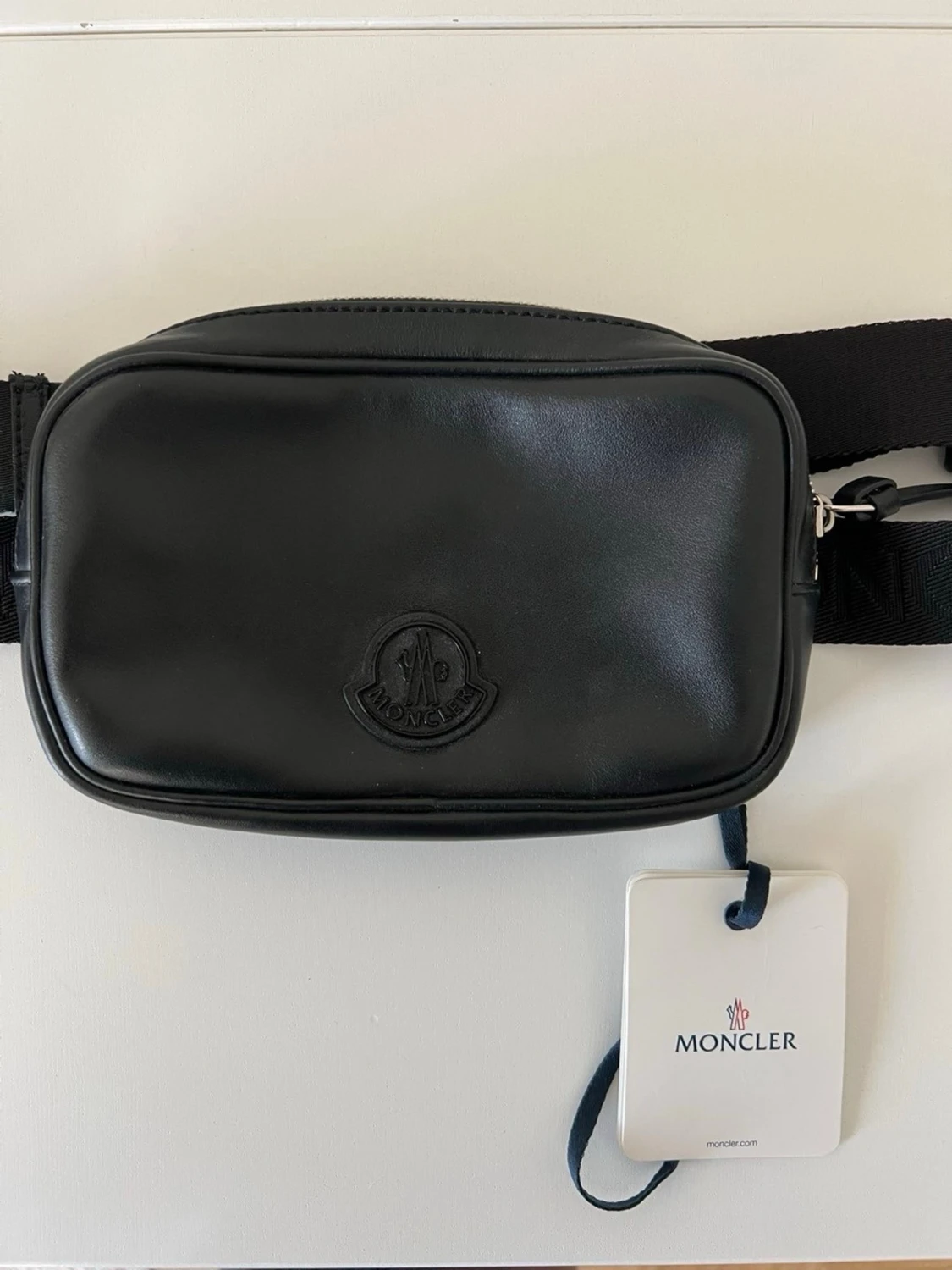 Moncler läderväska