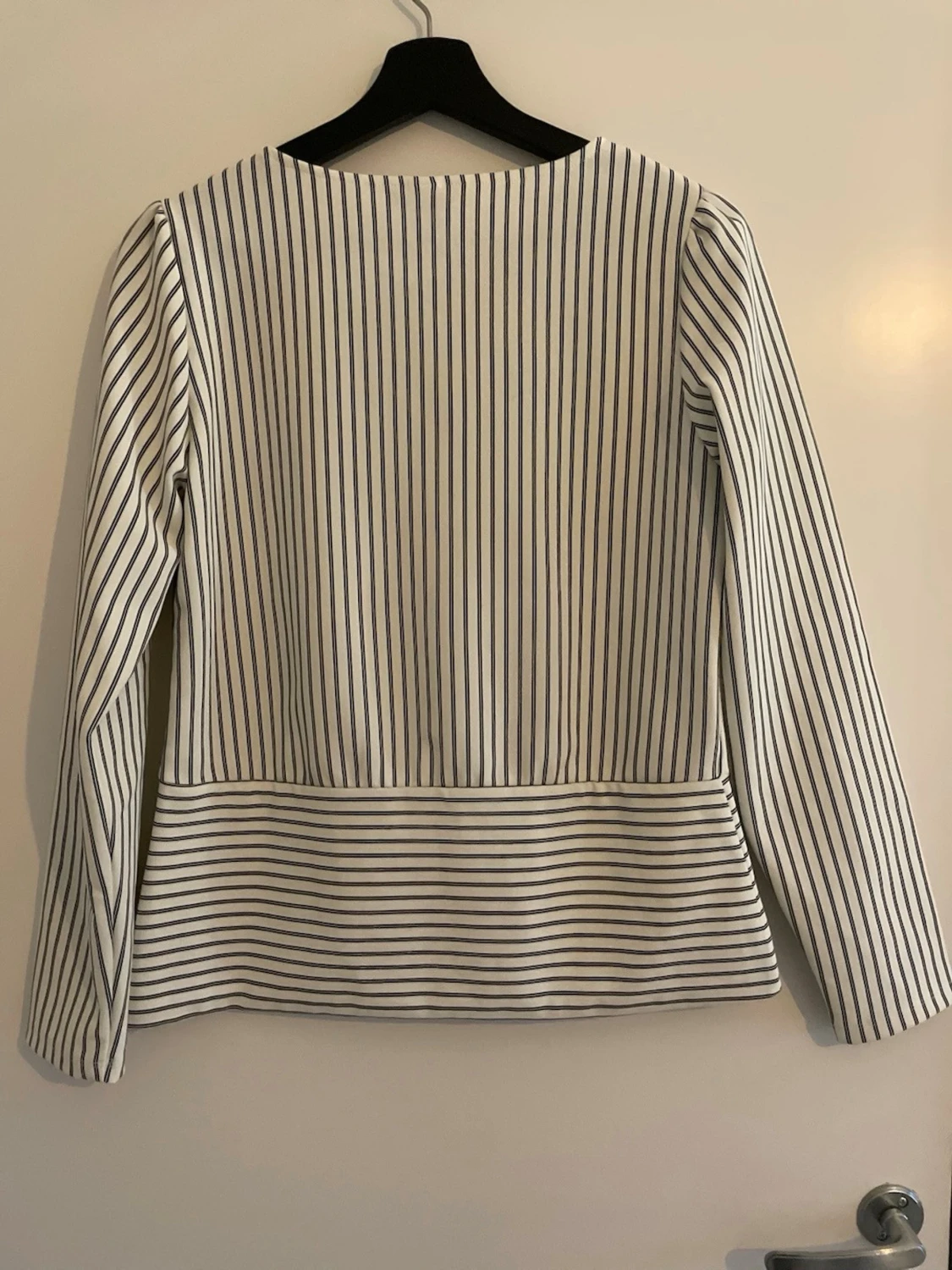 Vit och svart randig blus  - 4