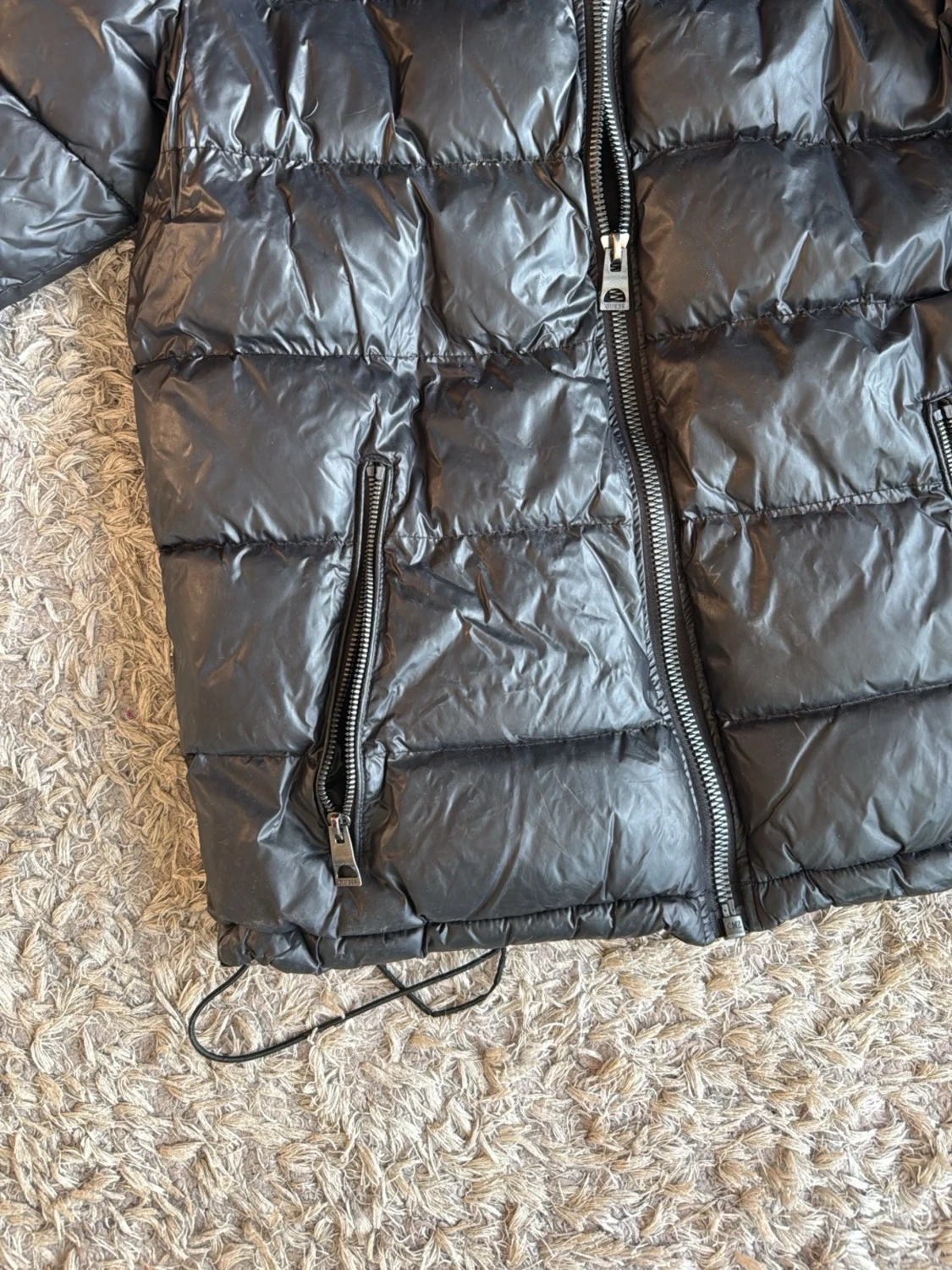 Svart dunjacka från Guess - 3