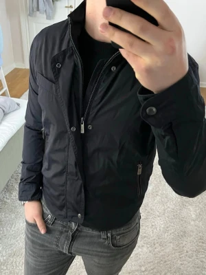 Massimo Dutti Field jacket - Massimo Dutti | Mycket bra skick | Size - S | Pris 550 | Hör av dig vid minsta fråga eller fundering📩