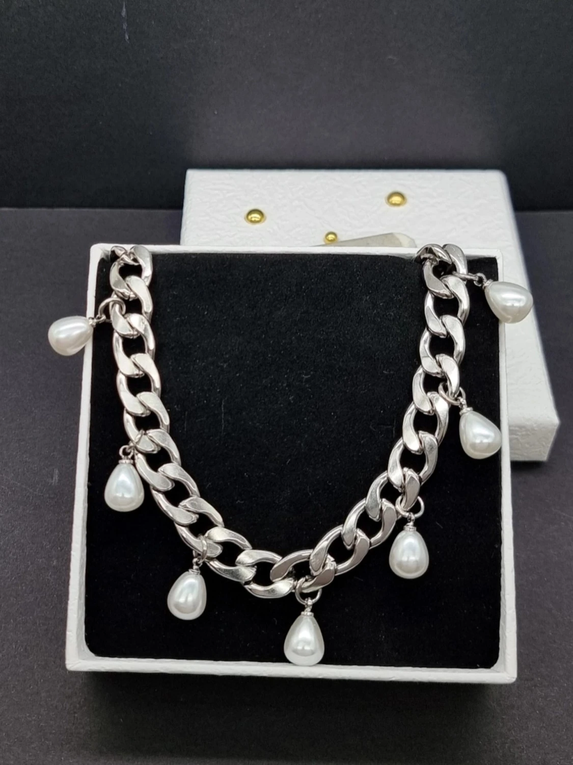 Handgjort halsband med pärlor  - 2