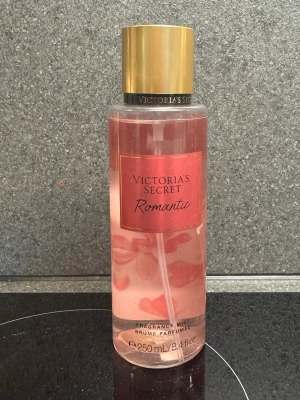 Victoria secret body mist - Köpt för nån månad sedan. 