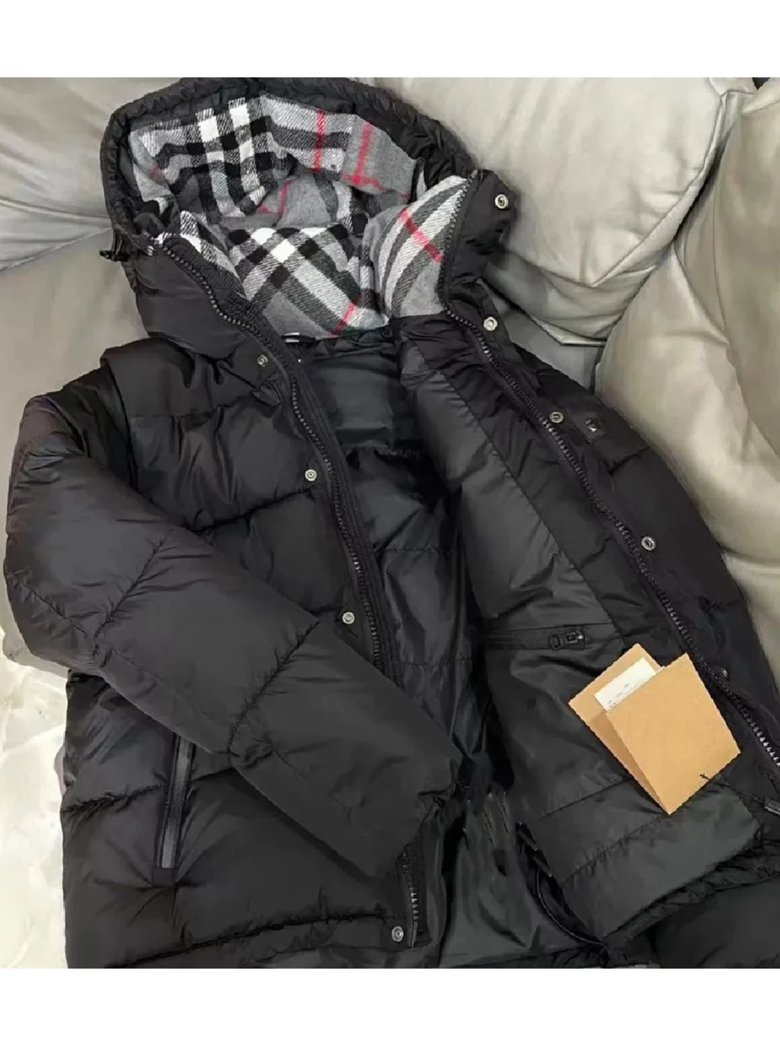 Svart dunjacka från Burberry
