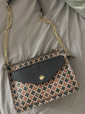 Malene Birger väska - Använd malene Birger väska. Tecken på användning finns därav priset