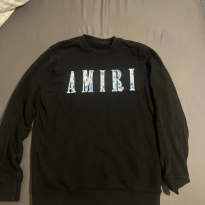 Svart sweatshirt från Amiri med tryck - Amiri tröja som jag inte använder längre