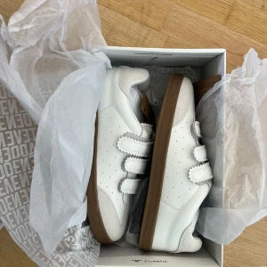 Steve Madden vita sneakers - Lovely unused white Stockholm style sneakers Size 41 but they were too big for me and I couldn't return them