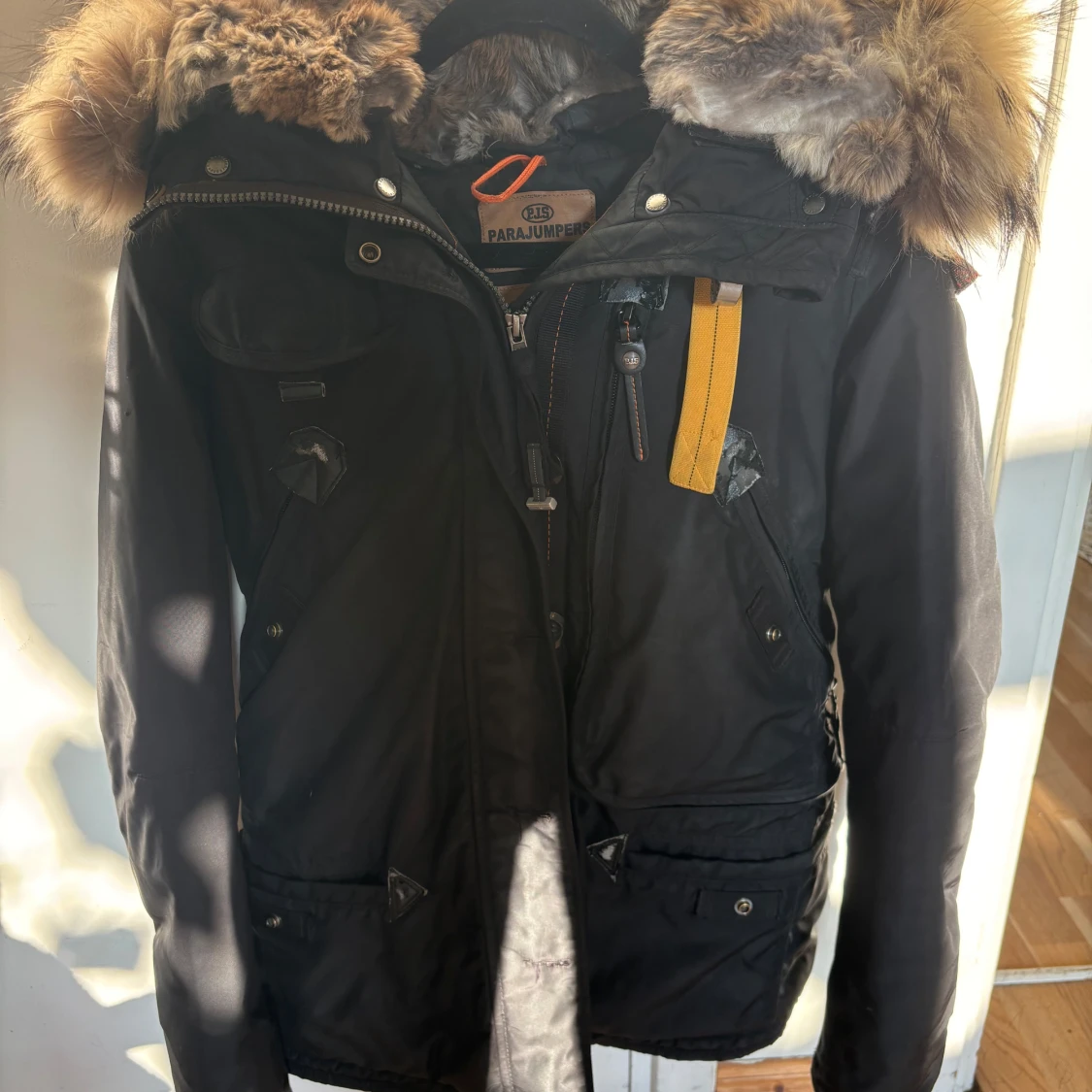 Svart Parajumpers parkas med päls - 1