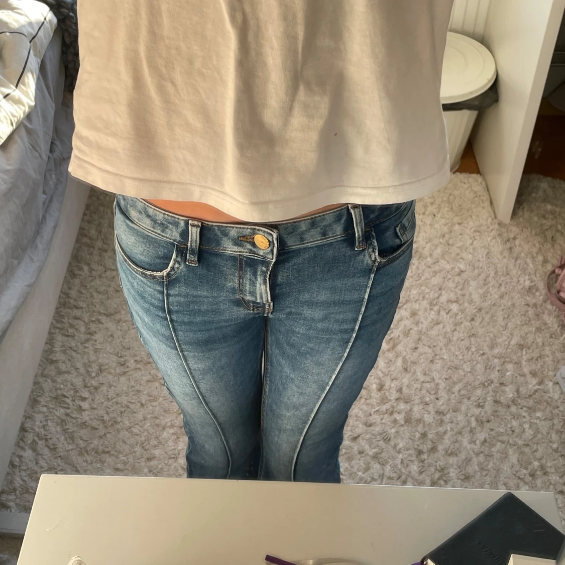 Blå bootcut jeans från Lindex