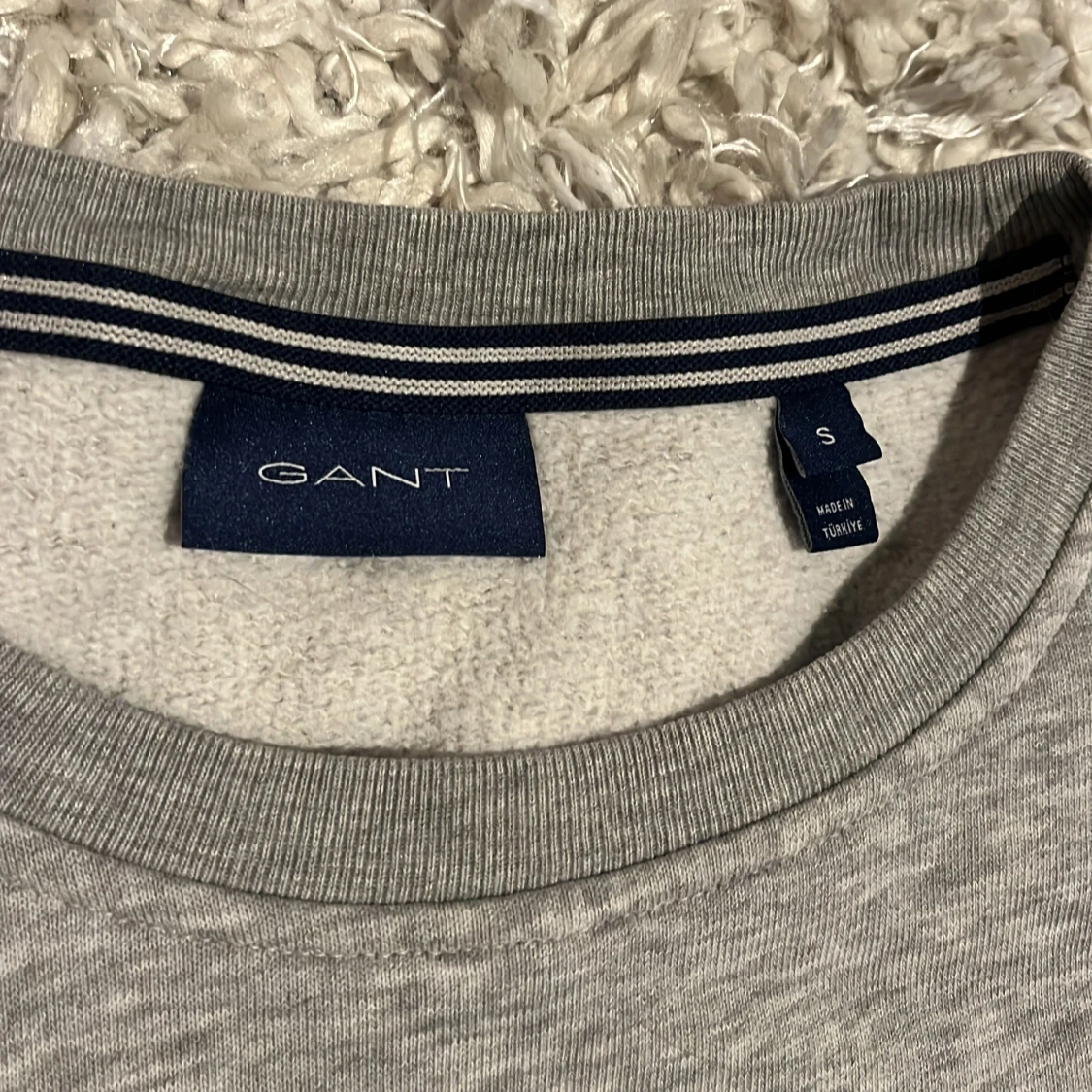 Grå sweatshirt från GANT med logo - 2