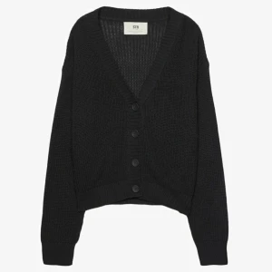 Stickad kofta - Superfin och trendig svart stickad kofta med knappar! Endast använd ett fåtal gånger. Perfekt inför hösten och vintern 🩷