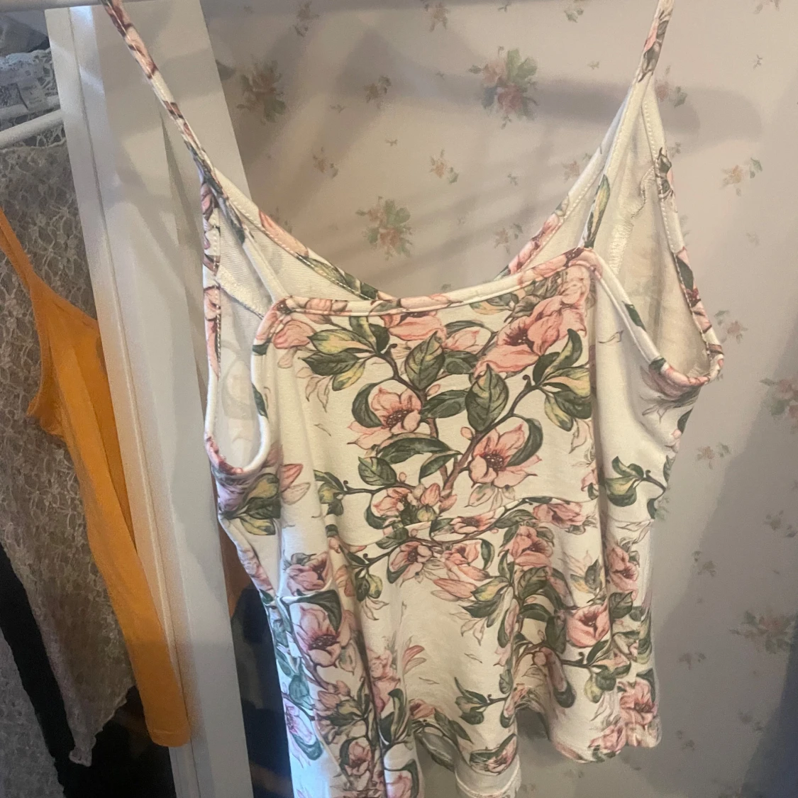 Blommig linnetopp från Amisu - 1