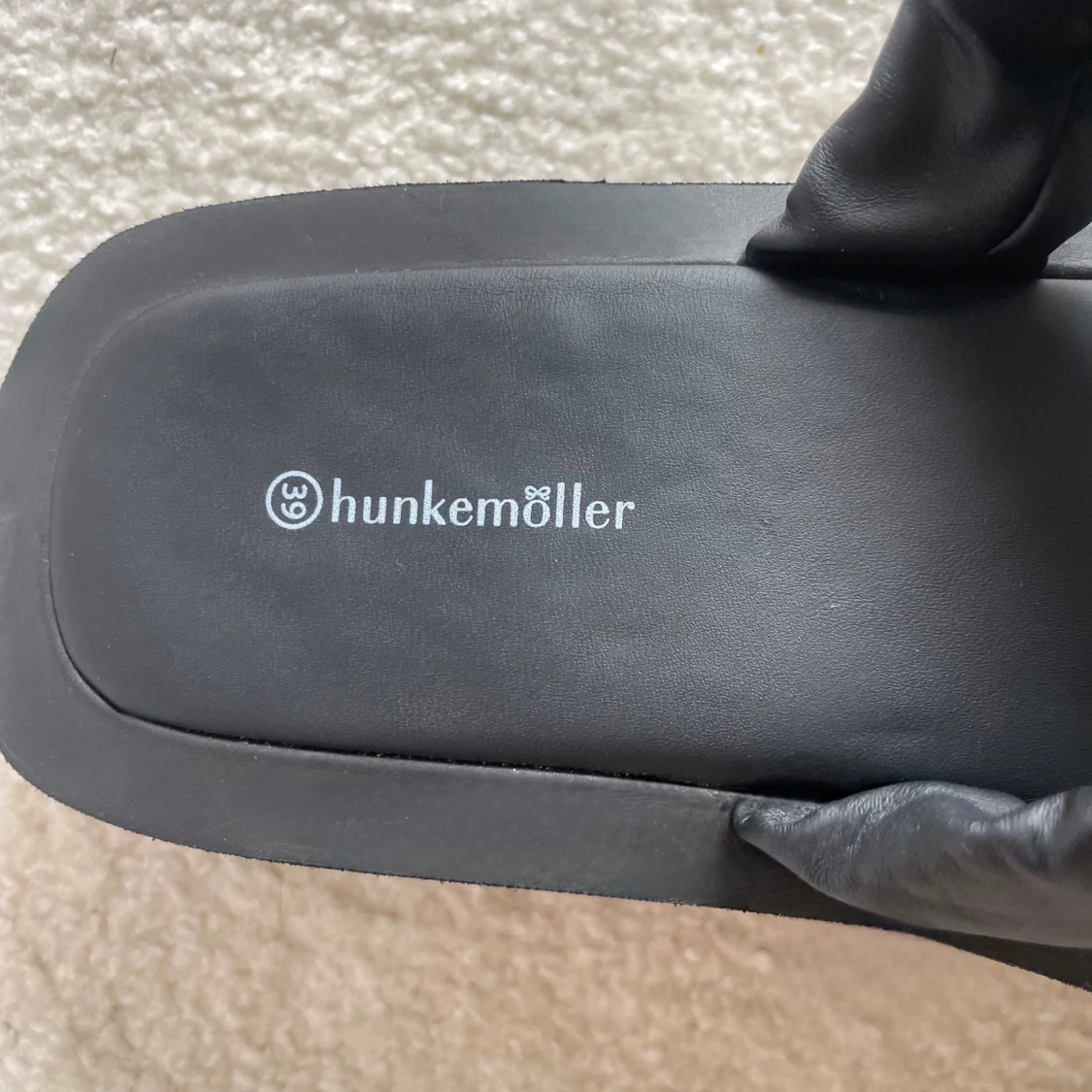 Svarta platåsandaler från Hunkemöller - 2