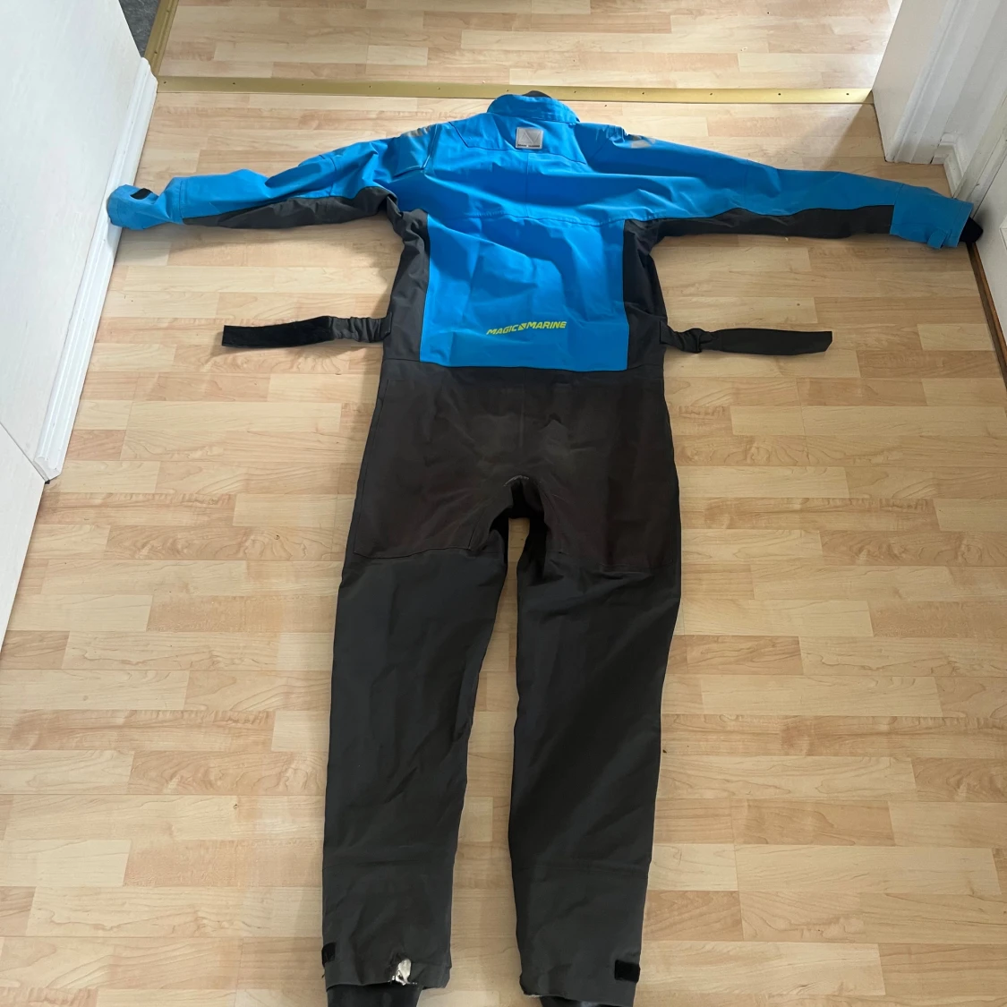 Magic Marine blå och svart torrdräkt för segling - 3