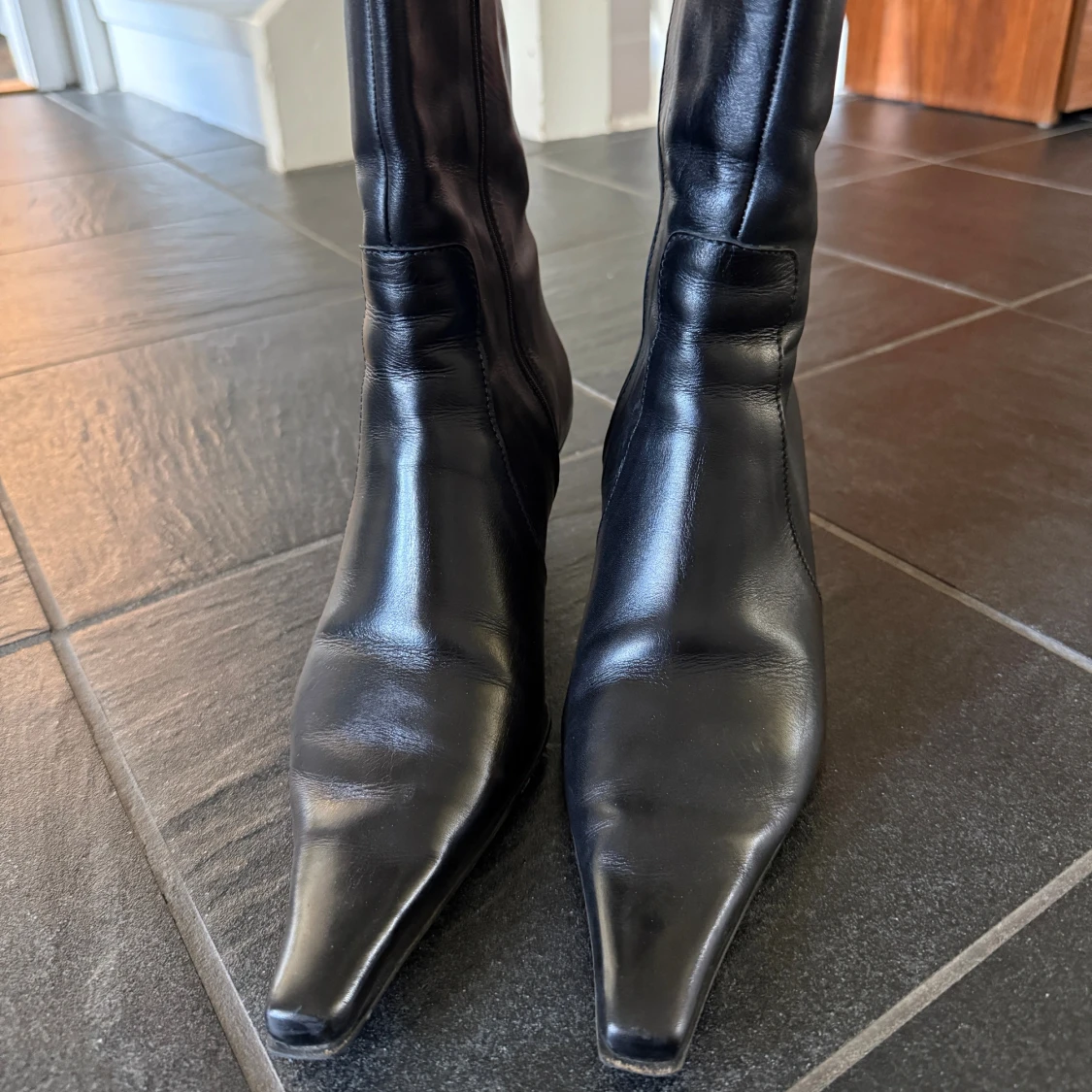 Svarta stövletter med spetsig tå - 1