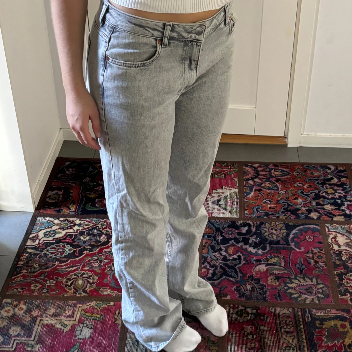 Gråa jeans från Bik Bok